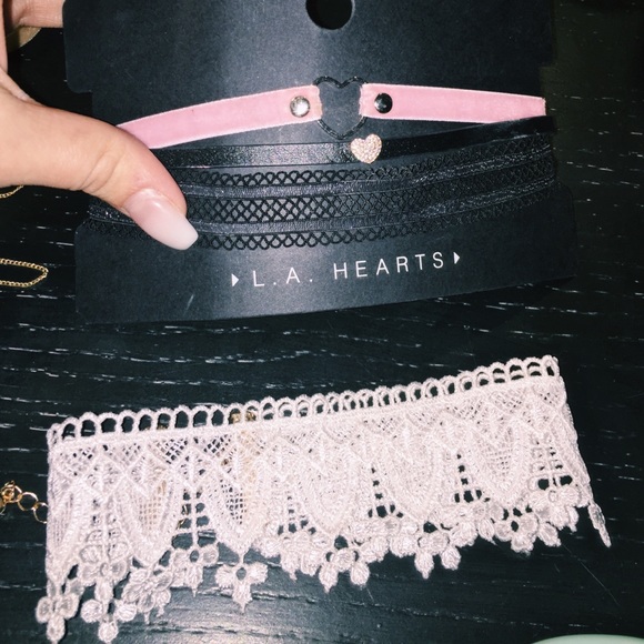 12 chocker necklaces - Picture 3 of 3